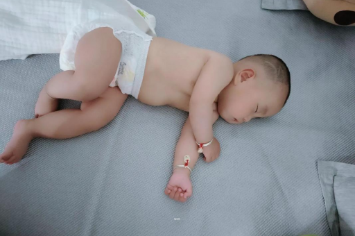 榆林宝宝突然很多眼屎